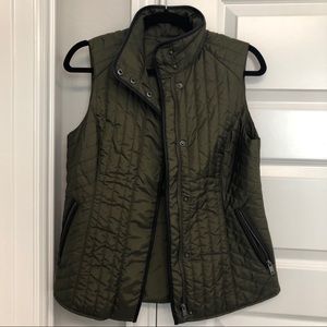 Banana Republic Olive Quilted Vest, Size Small